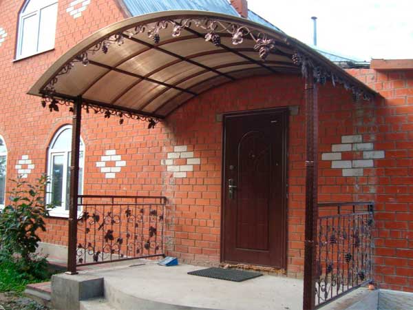 Козырёк над крыльцом Козырёк над крыльцом